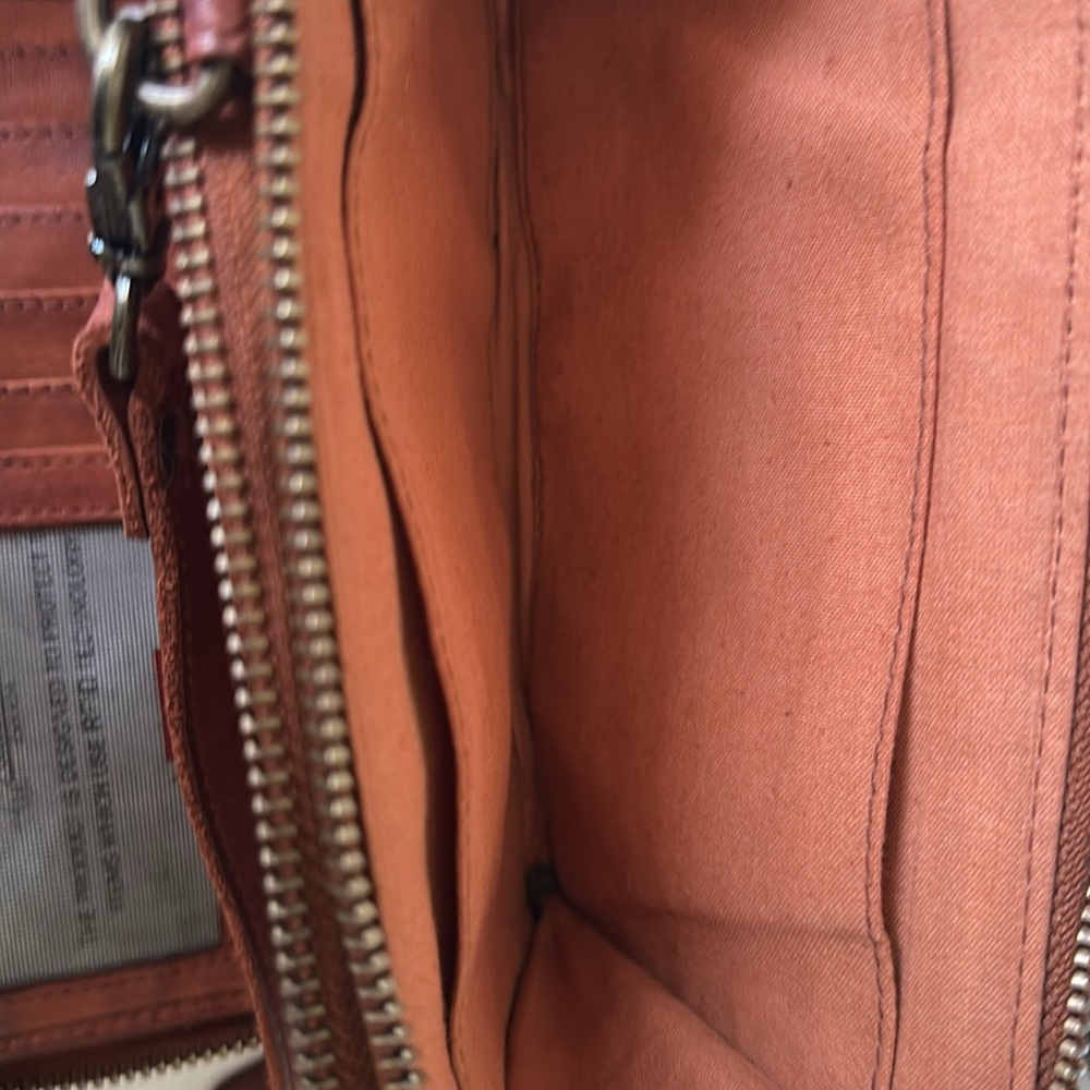Milo Elegance Brown Woven Crossbody phone bag - Picture 4 of 6